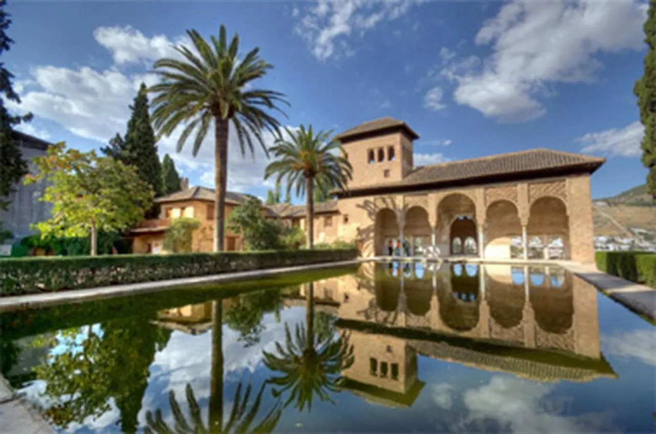 アパート グラナダCasa Alhambra - Centro Historico Con Jardin Privadoアパートメント